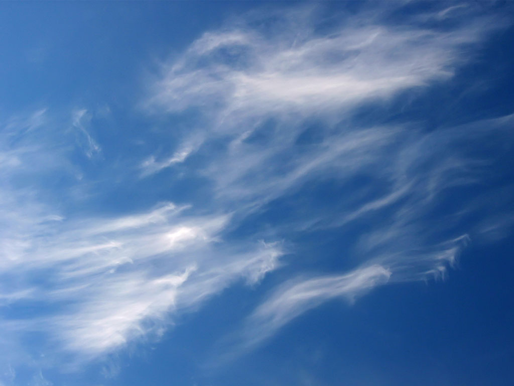 ©_by_Przemyslaw "BlueShade" Idzkiewicz_http://commons.wikimedia.org/wiki/File:Cirrus_over_Warsaw,_June_26,_2005.jpg